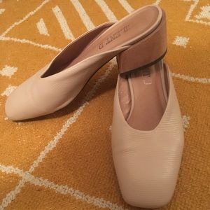 Beige/nude mules